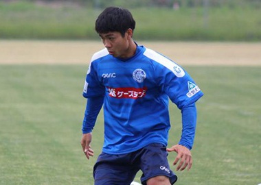 Công Phượng ngồi dự bị trước giờ lên đường về Việt Nam