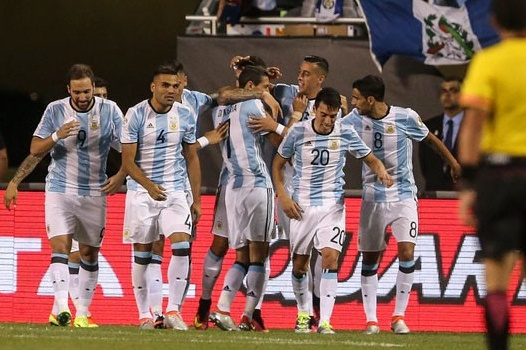 Messi lập hattrick, Argentina diệt gọn 10 người Panama