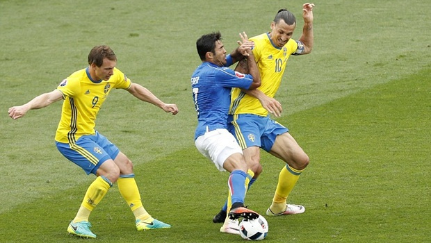 Thụy Điển của Ibra lập kỷ lục tệ chưa từng có