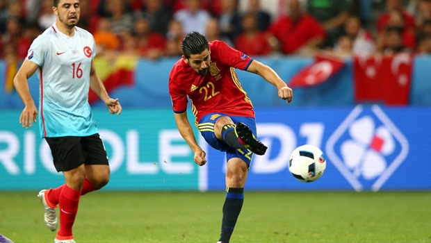 Vừa đá một trận, Nolito đã đi vào lịch sử