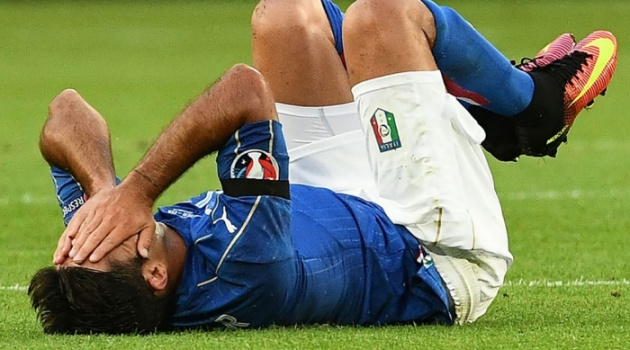 Tuyển Italy tưởng nhớ các nạn nhân ở Bangladesh