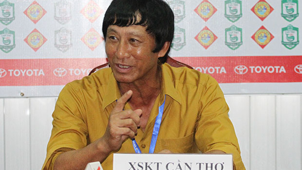 HLV Quang Bảo: Các HLV ở V-League sẽ học được nhiều từ EURO