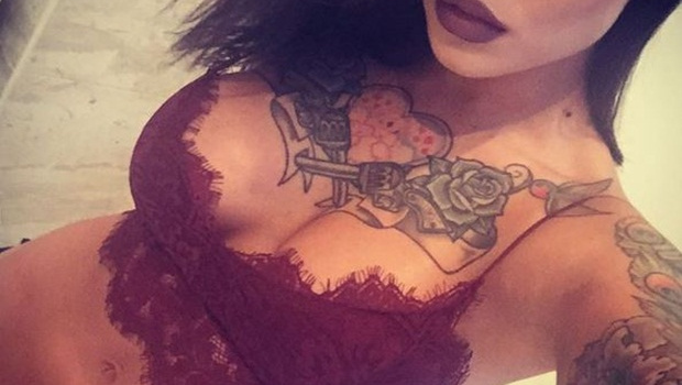 Nóng mắt với cô nàng xăm trổ Kayla Cadorna