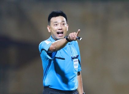 Singapore mời trọng tài Việt Nam sang cầm còi