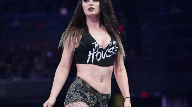 WWE hành xử đầy bất ngờ sau scandal lộ clip nóng của nữ đô vật bốc lửa