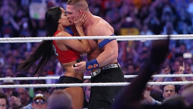 John Cena và bà xã từng phải yêu trong lén lút vì WWE 