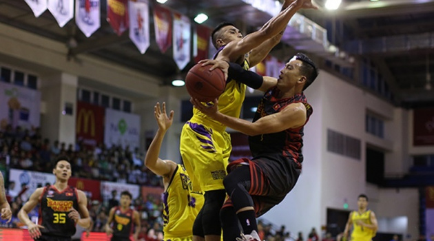 VBA 2017 sau tuần 4: Saigon Heat lần đầu vấp ngã, cuộc đua ngày càng kịch tích