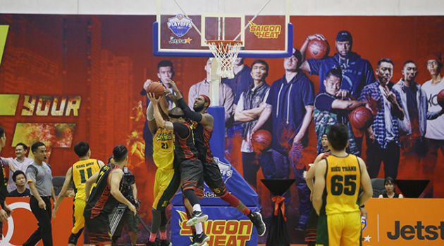 Playoffs VBA: Basa tạm khuất phục “Ông 30” với màn rượt đuổi nghẹt thở