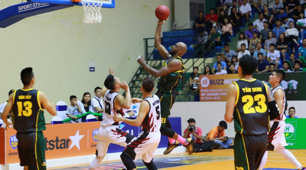 Thắng nghẹt thở Thang Long Warriors, Cantho Catfish cách chức vô địch 1 game thắng