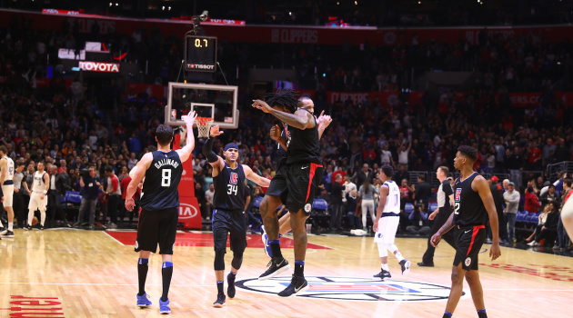 Ảnh nóng NBA 2017-2018: Tân binh Avery Bradley cứu LA Clippers trở về từ cõi chết