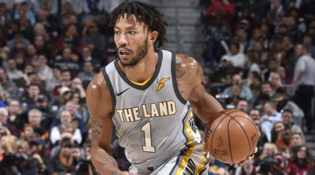 Vừa cập bến, Rose nhận gáo nước lạnh từ Utah Jazz