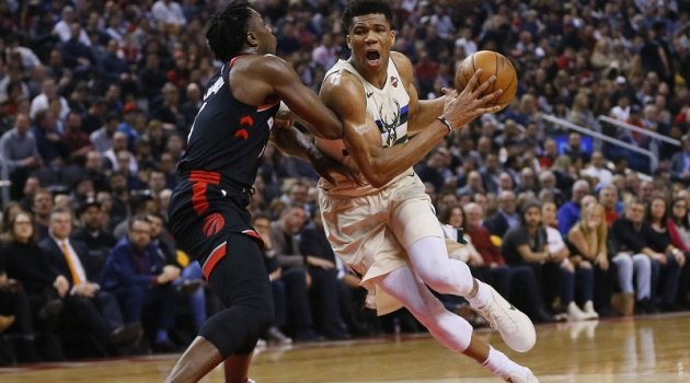 NBA 2017-18, Milwaukee 122-119 Toronto:  Giannis Antetokounmpo - bản lĩnh vị vua tương lai