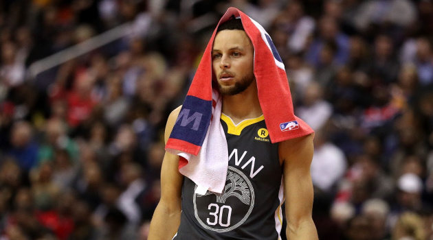 Stephen Curry mang tin buồn đến cho Golden State Warriors