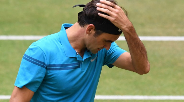 Sao trẻ Canada chẳng bất ngờ khi Federer gục ngã ở Halle Open