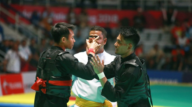 Trọng tài xử ép, võ sĩ Malaysia bỏ cuộc ở chung kết pencak silat