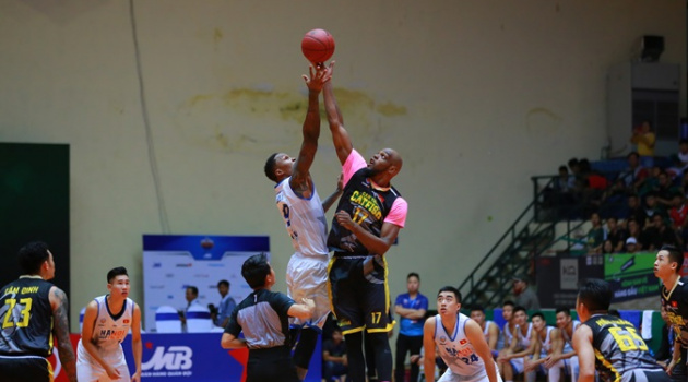 5 điểm nhấn Game 1 VBA Finals 2018 - Cantho Catfish vs Hanoi Buffaloes (5/9): Khác biệt bản lĩnh