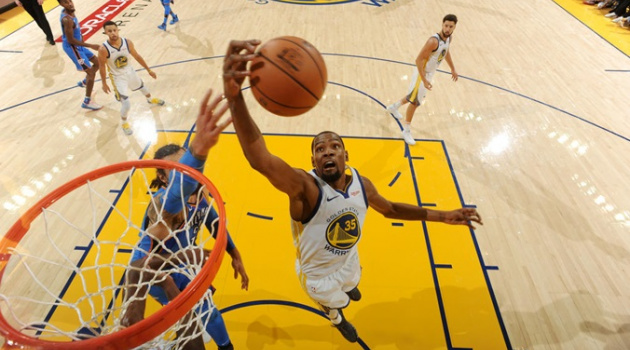 Chùm ảnh: Golden State Warriors khiến Thần sấm Oklahoma City Thunder tắt điện