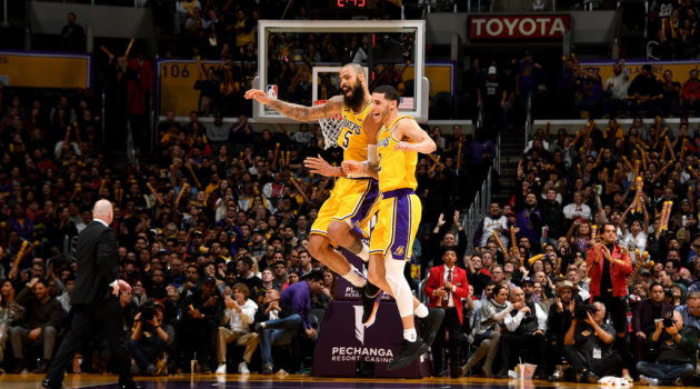 Lakers tạm vượt qua sóng gió khi đánh bại Bulls