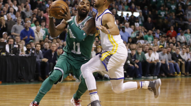 Đánh bại Irving, Warriors nối dài mạch thắng lên con số 10