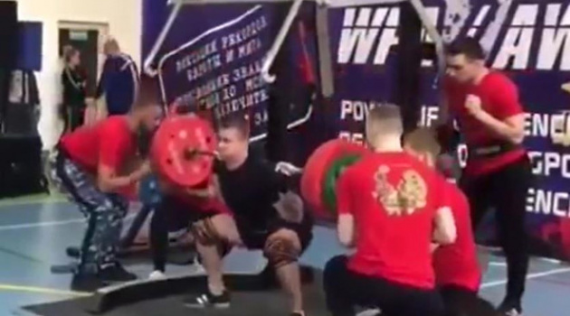 Đô cử 20 tuổi giải nghệ sau chấn thương kinh hoàng