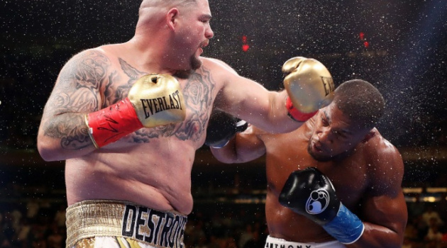 Anthony Joshua nên thay HLV