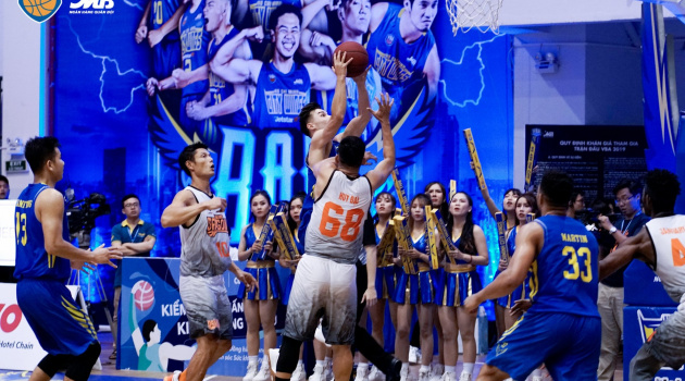 Bước vào đường cùng, Danang Dragons thi đấu quật khởi