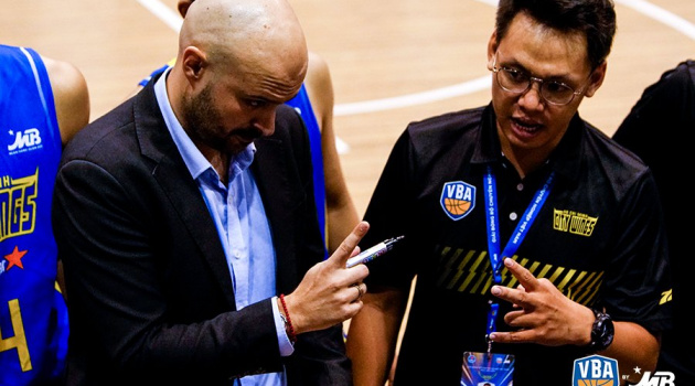 Choáng, Hochiminh City Wings nói lời chia tay HLV xuất sắc nhất VBA 2019