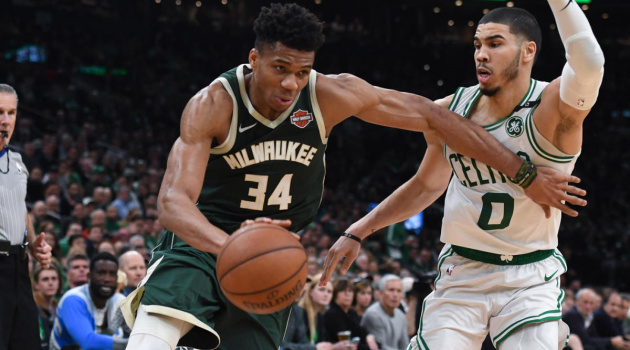 Lịch thi đấu NBA 1/8: Thuốc thử cho Á thần, hấp dẫn cuộc đua Playoffs