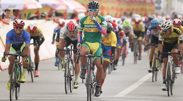 Chặng 7 giải xe đạp Cúp truyền hình TPHCM 2021: Trần Tuấn Kiệt giành chiến thắng đầu tay 