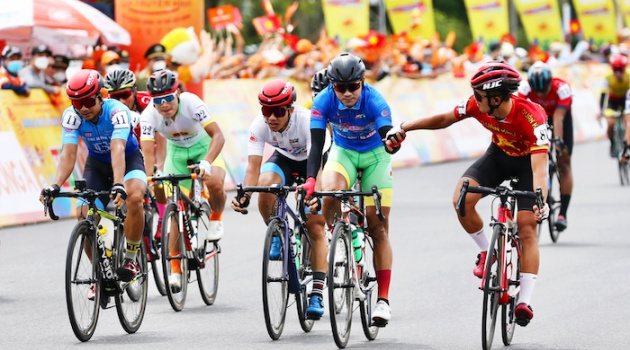 Chặng 13 cuộc đua Cúp truyền hình TP.HCM: Chiến thắng lần thứ 4 của Nguyễn Tấn Hoài