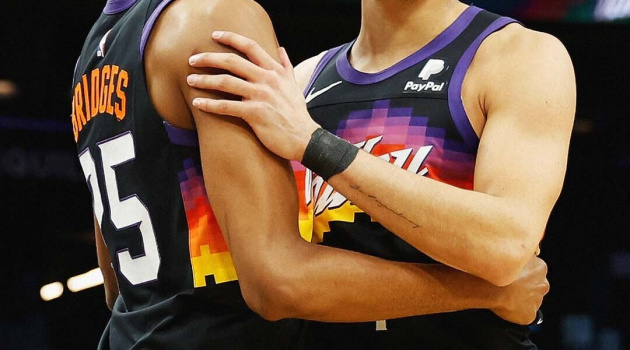 Kết quả NBA 2/2: GSW thắng nhọc, đại chiến Suns - Nets hấp dẫn