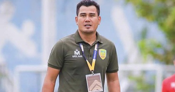 Giúp đội nhà thăng hạng, cựu tiền đạo tuyển Việt Nam nhận trái đắng