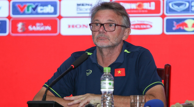 HLV Philippe Troussier: Tôi không gọi cầu thủ dựa trên danh tiếng