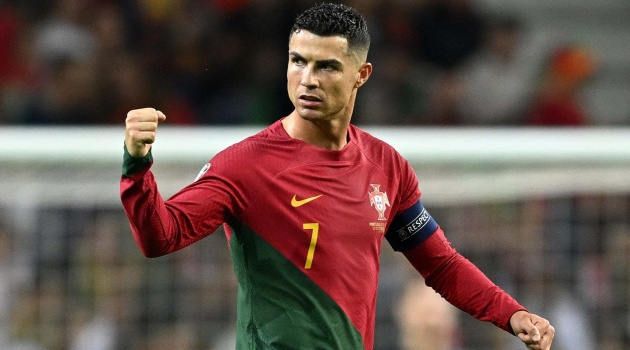 Ronaldo lập kỷ lục khủng, Bồ Đào Nha thắng tuyệt đối 7 trận