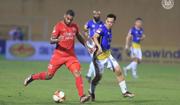 CAHN lật kèo SLNA vụ tiền đạo hay nhất mùa trước?