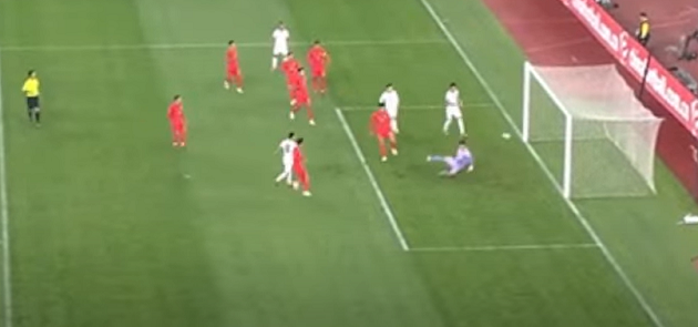 Thủ như mơ ngủ, Trung Quốc thua ngược Uzbekistan trong 15 phút cuối