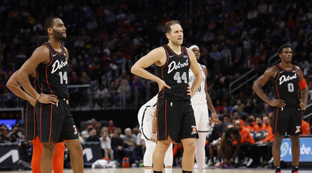 OKC, Mavericks và NY Knicks cùng chạy đua cho Playoffs