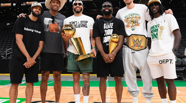 Chùm ảnh: Boston Celtics diễu hành, ăn mừng ngôi vương NBA