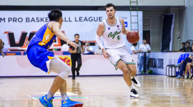 Thắng nghẹt thở HCM Wings, HLV Cantho Catfish kể chuyện trong phòng thay đồ