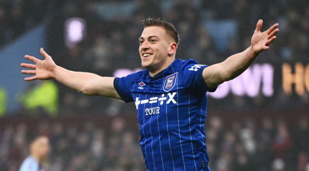 Chelsea chốt giá 30 triệu bảng cho Liam Delap và tiếp tục săn tiền đạo