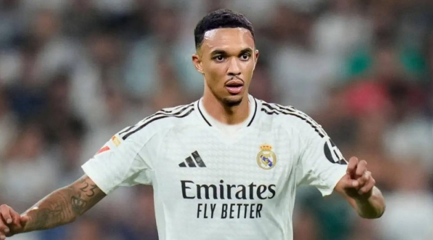 Trent Alexander-Arnold được Alonso giao trọng trách đá phạt góc tại Real Madrid