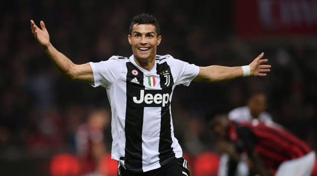 Cristiano Ronaldo chuộc lỗi bằng cách tặng cả đội Juventus iMac