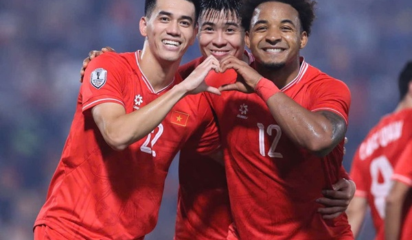 Nhập tịch cầu thủ: Con dao hai lưỡi và bài toán cân bằng cho bóng đá Việt Nam