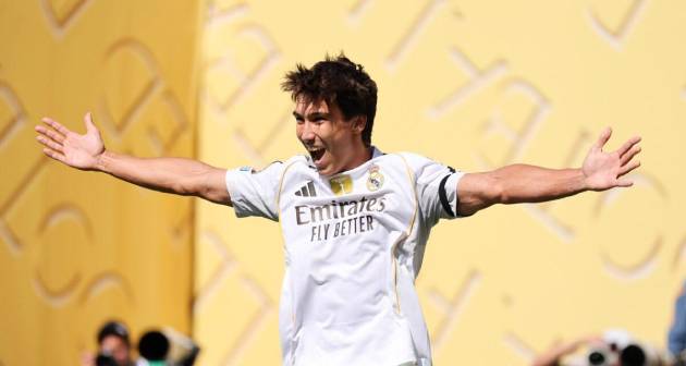 Xabi Alonso đau đầu chọn số 9 giữa Mbappe và Garcia trẻ trung