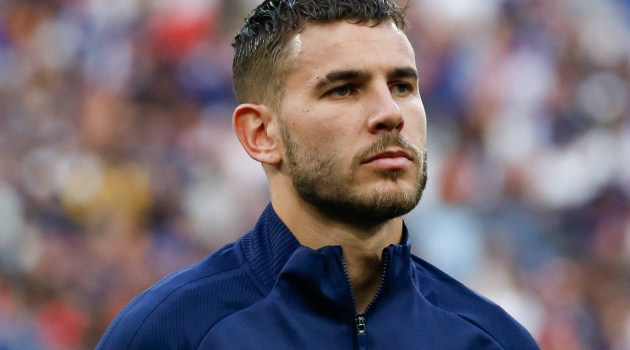 Lucas Hernandez tuyên bố không rời PSG và quyết tâm cạnh tranh suất chính thức