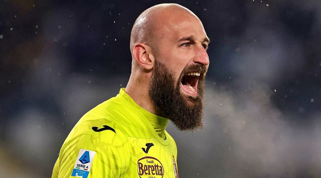 Napoli mua đứt Vanja Milinkovic-Savic