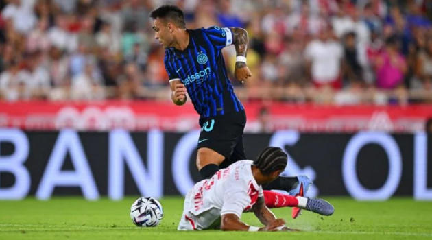 Inter ngược dòng thắng Monaco dù Calhanoglu nhận thẻ đỏ
