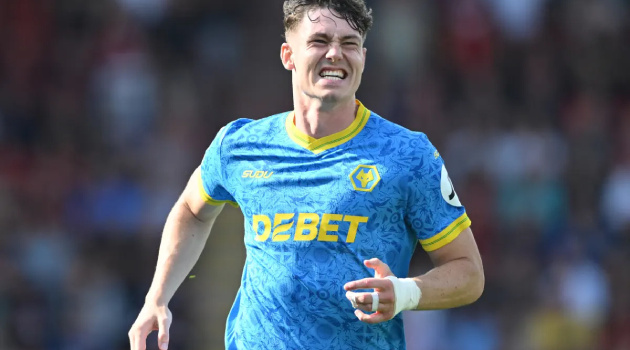 Newcastle bế tắc trong nỗ lực chiêu mộ Jorgen Strand Larsen thay thế Isak