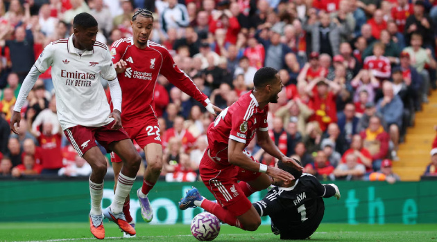 Arsenal gây thất vọng với chỉ một cú sút trúng đích trước Liverpool