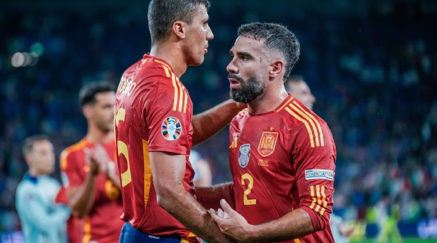 Rodri đeo băng thủ quân, Carvajal tái xuất giúp Tây Ban Nha thêm chắc chắn